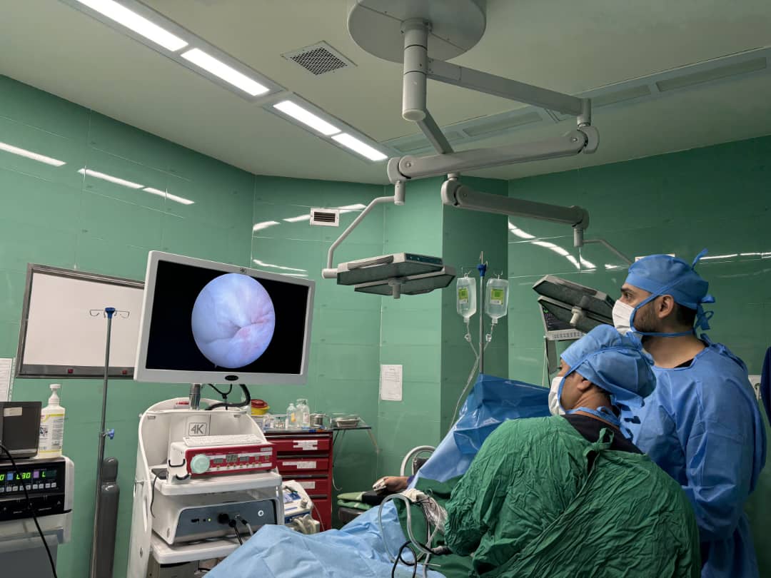 اولین عمل جراحی زانو با روش آرتروسکوپی در بیمارستان فاطمه الزهرا (س) رباط کریم